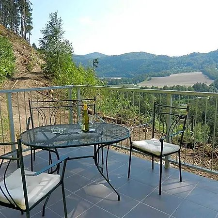 Comfortable In Nedvedice With Private Garden فندق 3*