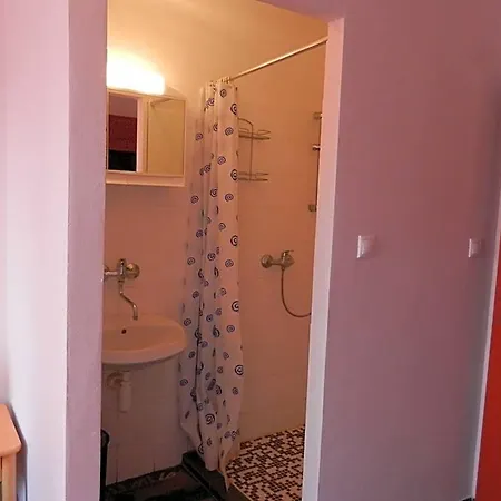 Comfortable In Nedvedice With Private Garden 3* أولوموك